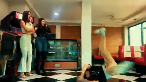 Yeik-Lawson-Rodriguez-Costa-Ricas-Call-Center-Rap-Breakdancing-commerical-10d92f76958a721ec5.png